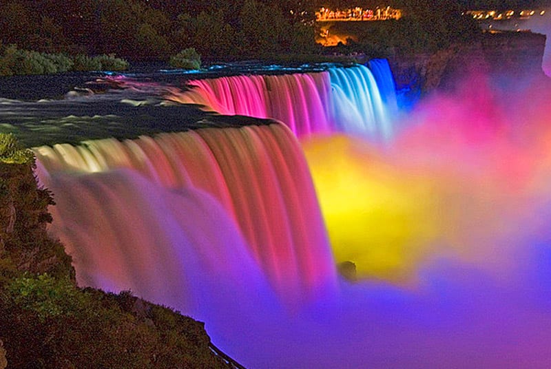 http://12368770tou1012.blogs.lincoln.ac.uk/files/2014/04/Niagara_Falls_Night.jpg